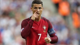 mk体育管理-十二连败阴霾笼罩，瑞士Scout体系失灵，主帅帅位告急