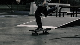 mk体育-规则漩涡中的体育，大坂直美新规遭遇时效性尴尬，拜仁深陷双标争议泥潭